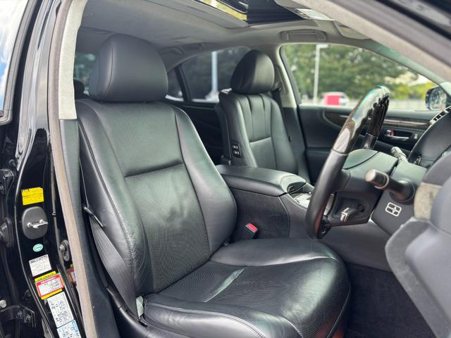 ＬＳ ＬＳ４６０　バージョンＵ　Ｉパッケージ　ＢＢＳ２０インチＡＷ／サンルーフ／ＴＶ／クルコン／前席シートエアコン／前後パーワーシート／パーキングソナー／ブレーキホールド／ＥＴＣ／（17枚目）
