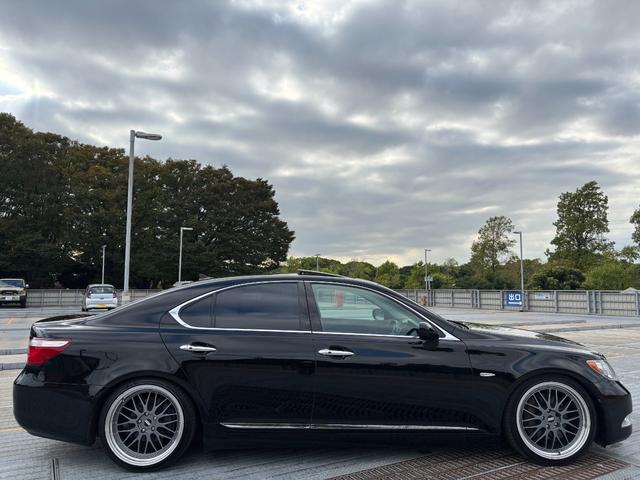 ＬＳ ＬＳ４６０　バージョンＵ　Ｉパッケージ　ＢＢＳ２０インチＡＷ／サンルーフ／ＴＶ／クルコン／前席シートエアコン／前後パーワーシート／パーキングソナー／ブレーキホールド／ＥＴＣ／（23枚目）