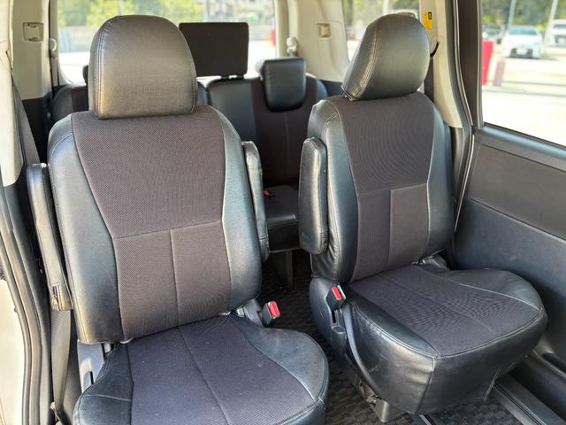 ヴォクシー ＺＳ　社外１８インチＡＷ／Ｂｌｕｅｔｏｏｔｈ／両側パワスラ／カロッツェリアナビ／フリップダウンモニター／インナーミラー型ドラレコ／ウォークスルー／ＥＴＣ（25枚目）