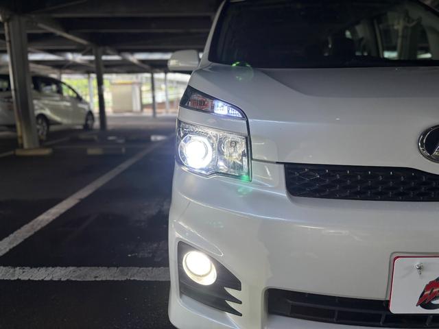 ヴォクシー ＺＳ　社外１８インチＡＷ／Ｂｌｕｅｔｏｏｔｈ／両側パワスラ／カロッツェリアナビ／フリップダウンモニター／インナーミラー型ドラレコ／ウォークスルー／ＥＴＣ（26枚目）