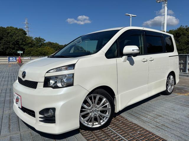 ヴォクシー ＺＳ　社外１８インチＡＷ／Ｂｌｕｅｔｏｏｔｈ／両側パワスラ／カロッツェリアナビ／フリップダウンモニター／インナーミラー型ドラレコ／ウォークスルー／ＥＴＣ（37枚目）