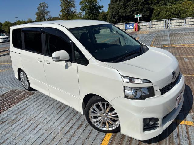 ヴォクシー ＺＳ　社外１８インチＡＷ／Ｂｌｕｅｔｏｏｔｈ／両側パワスラ／カロッツェリアナビ／フリップダウンモニター／インナーミラー型ドラレコ／ウォークスルー／ＥＴＣ（70枚目）