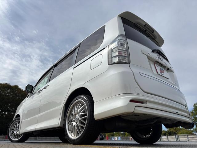 ヴォクシー ＺＳ　社外１８インチＡＷ／モデリスタ／カロッツェリアナビ／サブウーファー／フリップダウンモニター／バックカメラ／ＴＶ／Ｄ席シートヒーター／ＥＴＣ（6枚目）