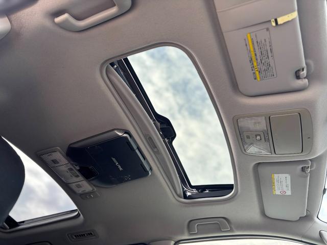 ヴォクシー ＺＳ　社外１８インチＡＷ／モデリスタ／カロッツェリアナビ／サブウーファー／フリップダウンモニター／バックカメラ／ＴＶ／Ｄ席シートヒーター／ＥＴＣ（7枚目）