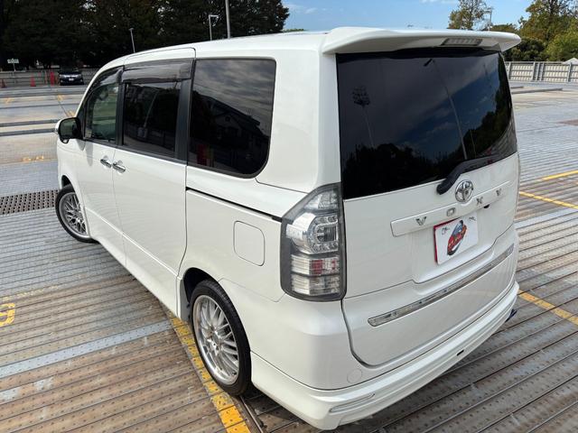 ヴォクシー ＺＳ　社外１８インチＡＷ／モデリスタ／カロッツェリアナビ／サブウーファー／フリップダウンモニター／バックカメラ／ＴＶ／Ｄ席シートヒーター／ＥＴＣ（9枚目）