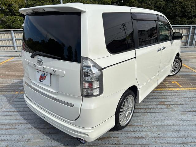 ヴォクシー ＺＳ　社外１８インチＡＷ／モデリスタ／カロッツェリアナビ／サブウーファー／フリップダウンモニター／バックカメラ／ＴＶ／Ｄ席シートヒーター／ＥＴＣ（23枚目）