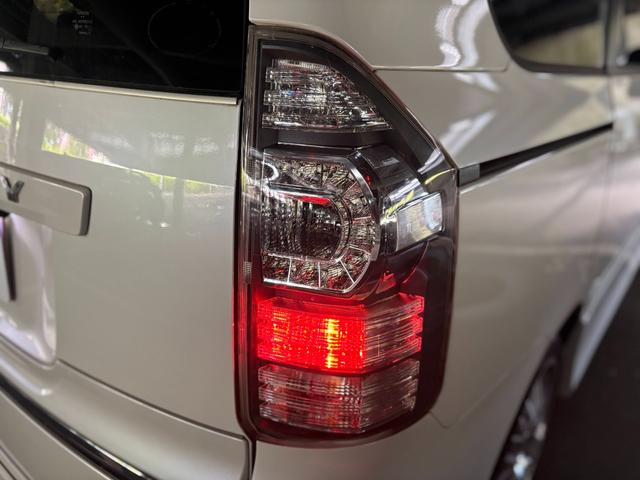 ヴォクシー ＺＳ　社外１８インチＡＷ／モデリスタ／カロッツェリアナビ／サブウーファー／フリップダウンモニター／バックカメラ／ＴＶ／Ｄ席シートヒーター／ＥＴＣ（25枚目）