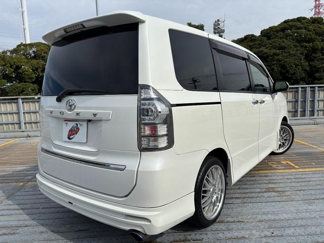 ヴォクシー ＺＳ　社外１８インチＡＷ／モデリスタ／カロッツェリアナビ／サブウーファー／フリップダウンモニター／バックカメラ／ＴＶ／Ｄ席シートヒーター／ＥＴＣ（39枚目）