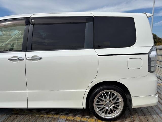 ヴォクシー ＺＳ　社外１８インチＡＷ／モデリスタ／カロッツェリアナビ／サブウーファー／フリップダウンモニター／バックカメラ／ＴＶ／Ｄ席シートヒーター／ＥＴＣ（64枚目）