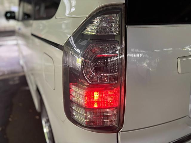 ヴォクシー ＺＳ　社外１８インチＡＷ／モデリスタ／カロッツェリアナビ／サブウーファー／フリップダウンモニター／バックカメラ／ＴＶ／Ｄ席シートヒーター／ＥＴＣ（67枚目）