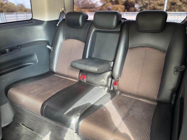 エルグランド 250ハイウェイスターアーバンクロム 社外20インチAW/Bluetooth/両側パワスラ/フリップダウンモニター/8インチALPINEナビ/TV/パワーバックドア/Fエアロ/後席オットマン/ETC(24枚目)