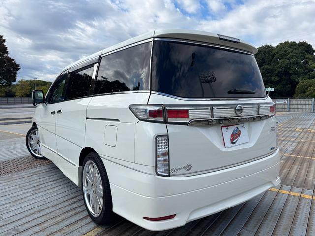 エルグランド 250ハイウェイスターアーバンクロム 社外20インチAW/Bluetooth/両側パワスラ/フリップダウンモニター/8インチALPINEナビ/TV/パワーバックドア/Fエアロ/後席オットマン/ETC(25枚目)