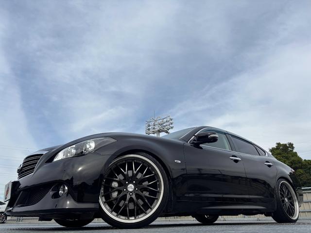 フーガ ３７０ＧＴ　タイプＳ　社外２２インチＡＷ／Ｂｌｕｅｔｏｏｔｈ／ブリッツ車高調／パワーシート／オットマン／バックカメラ／スマートキー／クルコン／カーテシーライト／フォグ／ＥＴＣ（13枚目）