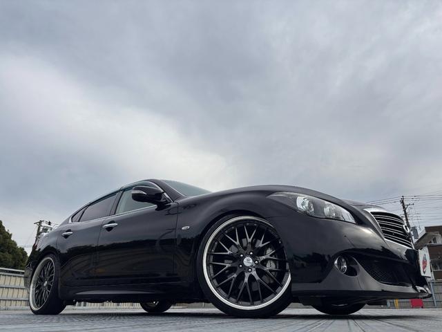 フーガ ３７０ＧＴ　タイプＳ　社外２２インチＡＷ／Ｂｌｕｅｔｏｏｔｈ／ブリッツ車高調／パワーシート／オットマン／バックカメラ／スマートキー／クルコン／カーテシーライト／フォグ／ＥＴＣ（14枚目）