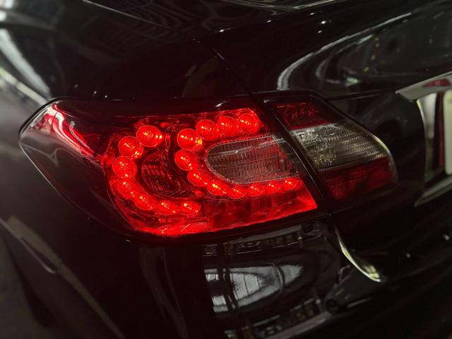 フーガ ３７０ＧＴ　タイプＳ　社外２２インチＡＷ／Ｂｌｕｅｔｏｏｔｈ／ブリッツ車高調／パワーシート／オットマン／バックカメラ／スマートキー／クルコン／カーテシーライト／フォグ／ＥＴＣ（22枚目）