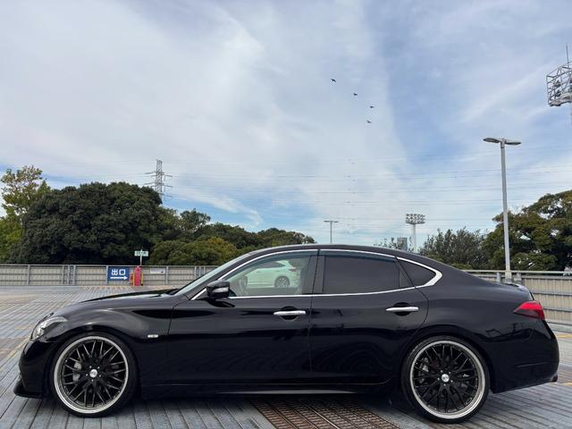 フーガ ３７０ＧＴ　タイプＳ　社外２２インチＡＷ／Ｂｌｕｅｔｏｏｔｈ／ブリッツ車高調／パワーシート／オットマン／バックカメラ／スマートキー／クルコン／カーテシーライト／フォグ／ＥＴＣ（50枚目）