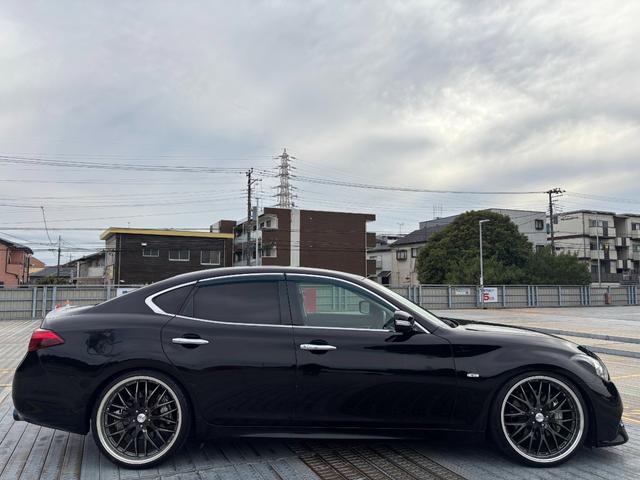 フーガ ３７０ＧＴ　タイプＳ　社外２２インチＡＷ／Ｂｌｕｅｔｏｏｔｈ／ブリッツ車高調／パワーシート／オットマン／バックカメラ／スマートキー／クルコン／カーテシーライト／フォグ／ＥＴＣ（53枚目）