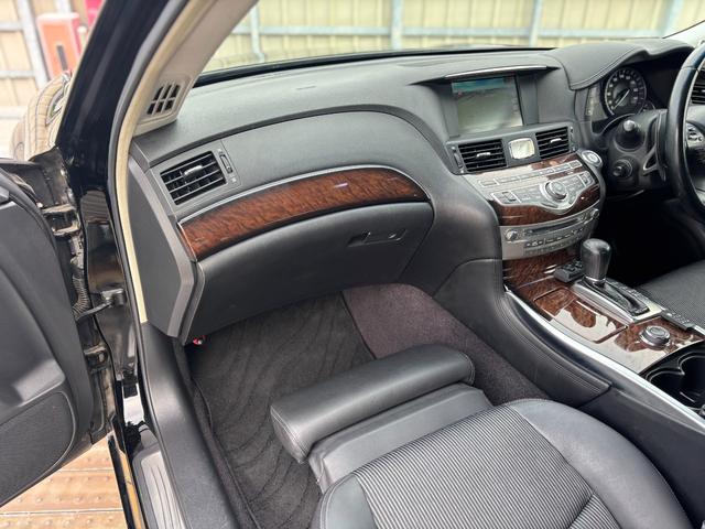 フーガ ３７０ＧＴ　タイプＳ　社外２２インチＡＷ／Ｂｌｕｅｔｏｏｔｈ／ブリッツ車高調／パワーシート／オットマン／バックカメラ／スマートキー／クルコン／カーテシーライト／フォグ／ＥＴＣ（58枚目）