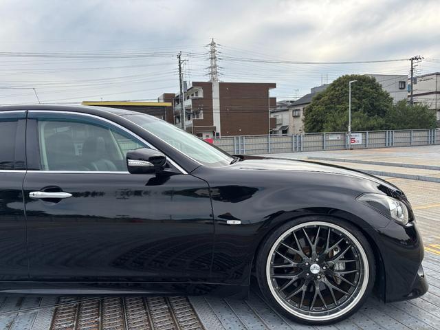 フーガ ３７０ＧＴ　タイプＳ　社外２２インチＡＷ／Ｂｌｕｅｔｏｏｔｈ／ブリッツ車高調／パワーシート／オットマン／バックカメラ／スマートキー／クルコン／カーテシーライト／フォグ／ＥＴＣ（61枚目）