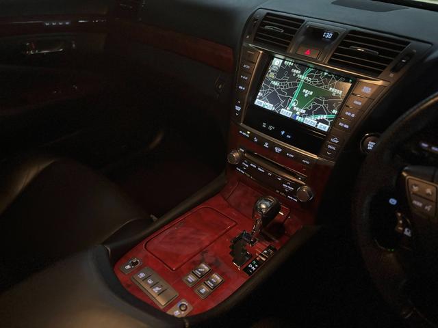 LS LS460 バージョンSZ Iパッケージ 純正19インチAW/Fエアロ/レザーシート/パワーシート/シートヒーター/ワンオーナー/クルコン/TV/バックカメラ/記録簿/ETC(13枚目)