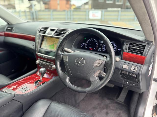LS LS460 バージョンSZ Iパッケージ 純正19インチAW/Fエアロ/レザーシート/パワーシート/シートヒーター/ワンオーナー/クルコン/TV/バックカメラ/記録簿/ETC(24枚目)