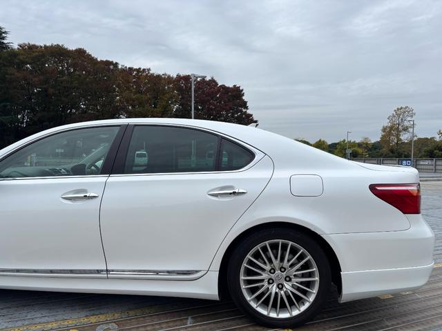 LS LS460 バージョンSZ Iパッケージ 純正19インチAW/Fエアロ/レザーシート/パワーシート/シートヒーター/ワンオーナー/クルコン/TV/バックカメラ/記録簿/ETC(27枚目)