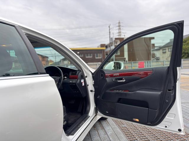 LS LS460 バージョンSZ Iパッケージ 純正19インチAW/Fエアロ/レザーシート/パワーシート/シートヒーター/ワンオーナー/クルコン/TV/バックカメラ/記録簿/ETC(30枚目)