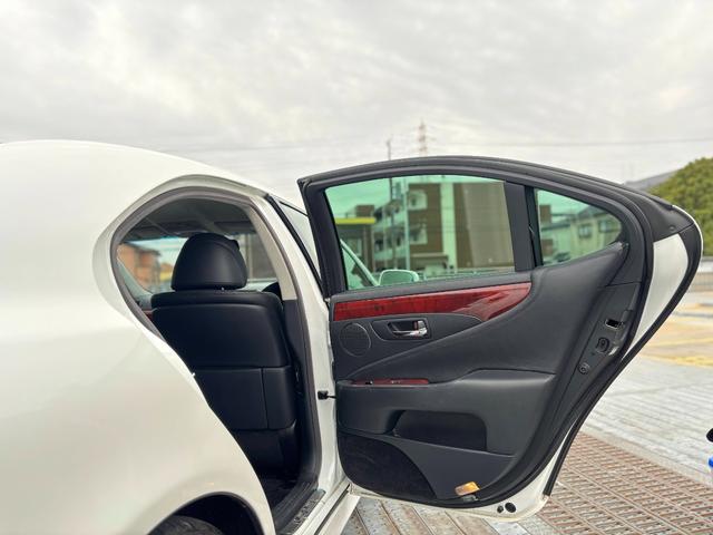 LS LS460 バージョンSZ Iパッケージ 純正19インチAW/Fエアロ/レザーシート/パワーシート/シートヒーター/ワンオーナー/クルコン/TV/バックカメラ/記録簿/ETC(62枚目)