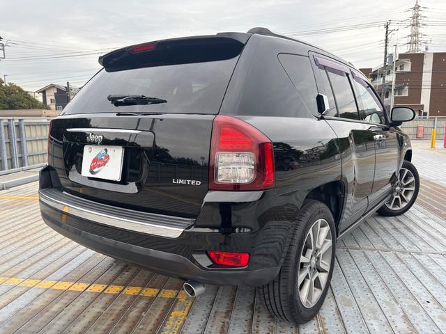 ジープ・コンパス リミテッド　４ＷＤ／Ｂｌｕｅｔｏｏｔｈ／純正１８インチＡＷ／カロッツェリアナビ／ＴＶ／レーダ探知機／ドラレコ／バックカメラ／サイドカメラ／クルコン／レザーシート／ＥＴＣ（15枚目）