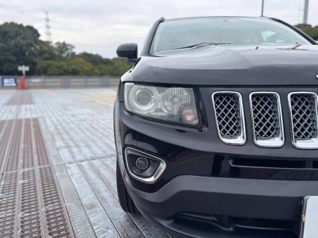 ジープ・コンパス リミテッド　４ＷＤ／Ｂｌｕｅｔｏｏｔｈ／純正１８インチＡＷ／カロッツェリアナビ／ＴＶ／レーダ探知機／ドラレコ／バックカメラ／サイドカメラ／クルコン／レザーシート／ＥＴＣ（31枚目）