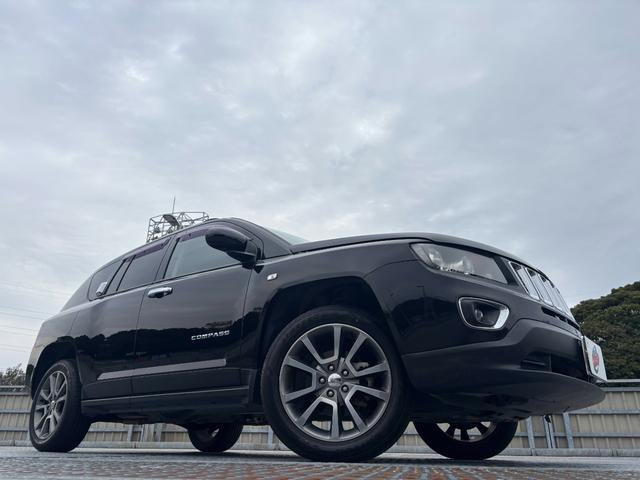 ジープ・コンパス リミテッド　４ＷＤ／Ｂｌｕｅｔｏｏｔｈ／純正１８インチＡＷ／カロッツェリアナビ／ＴＶ／レーダ探知機／ドラレコ／バックカメラ／サイドカメラ／クルコン／レザーシート／ＥＴＣ（35枚目）
