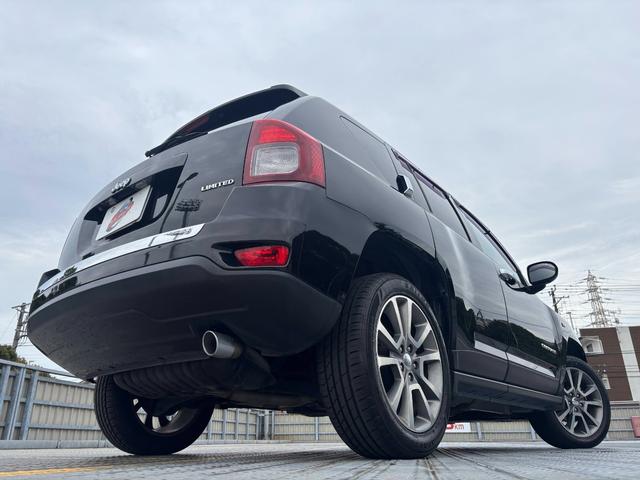 ジープ・コンパス リミテッド　４ＷＤ／Ｂｌｕｅｔｏｏｔｈ／純正１８インチＡＷ／カロッツェリアナビ／ＴＶ／レーダ探知機／ドラレコ／バックカメラ／サイドカメラ／クルコン／レザーシート／ＥＴＣ（41枚目）