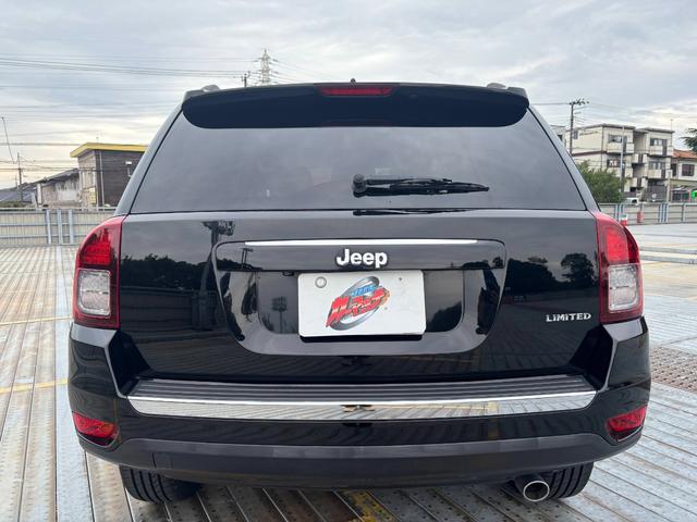 ジープ・コンパス リミテッド　４ＷＤ／Ｂｌｕｅｔｏｏｔｈ／純正１８インチＡＷ／カロッツェリアナビ／ＴＶ／レーダ探知機／ドラレコ／バックカメラ／サイドカメラ／クルコン／レザーシート／ＥＴＣ（51枚目）