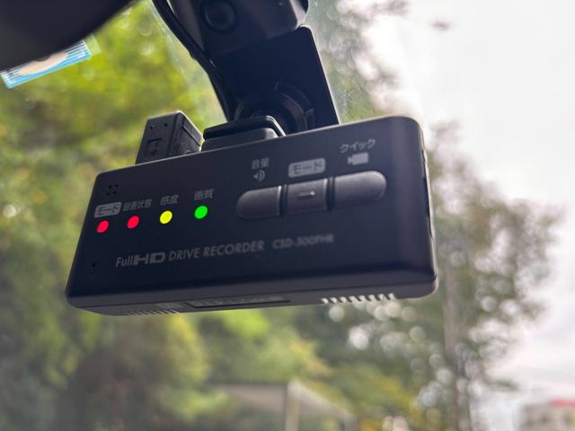 ジープ・コンパス リミテッド　４ＷＤ／Ｂｌｕｅｔｏｏｔｈ／純正１８インチＡＷ／カロッツェリアナビ／ＴＶ／レーダ探知機／ドラレコ／バックカメラ／サイドカメラ／クルコン／レザーシート／ＥＴＣ（58枚目）