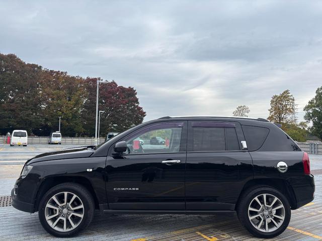 ジープ・コンパス リミテッド　４ＷＤ／Ｂｌｕｅｔｏｏｔｈ／純正１８インチＡＷ／カロッツェリアナビ／ＴＶ／レーダ探知機／ドラレコ／バックカメラ／サイドカメラ／クルコン／レザーシート／ＥＴＣ（60枚目）