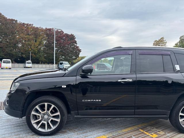 ジープ・コンパス リミテッド　４ＷＤ／Ｂｌｕｅｔｏｏｔｈ／純正１８インチＡＷ／カロッツェリアナビ／ＴＶ／レーダ探知機／ドラレコ／バックカメラ／サイドカメラ／クルコン／レザーシート／ＥＴＣ（67枚目）