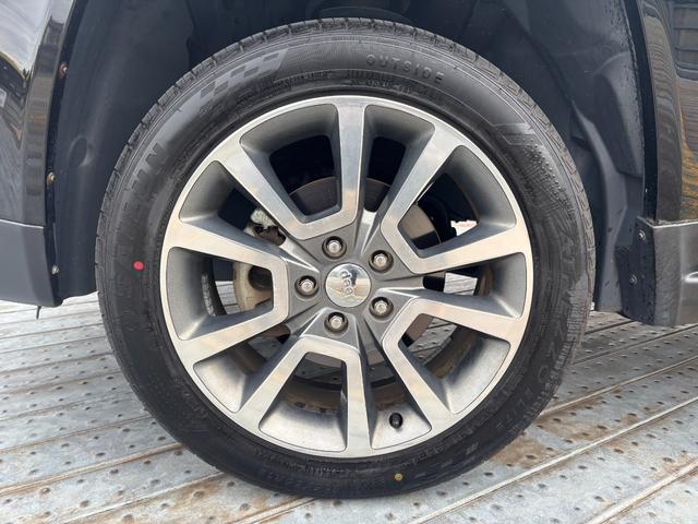 ジープ・コンパス リミテッド　４ＷＤ／Ｂｌｕｅｔｏｏｔｈ／純正１８インチＡＷ／カロッツェリアナビ／ＴＶ／レーダ探知機／ドラレコ／バックカメラ／サイドカメラ／クルコン／レザーシート／ＥＴＣ（71枚目）