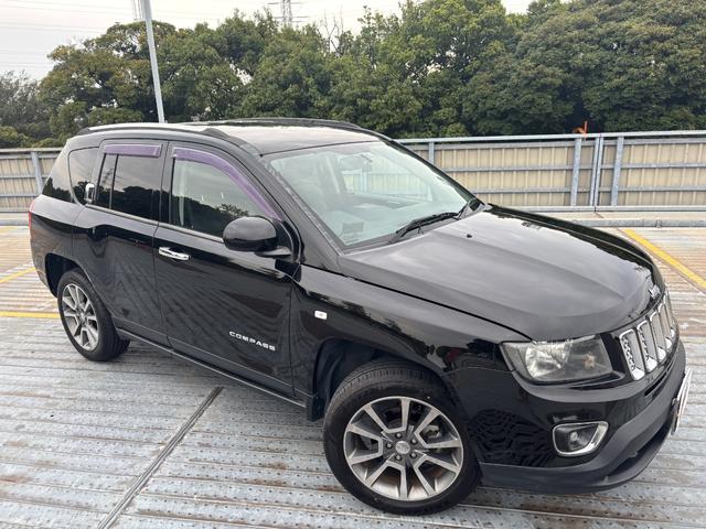 ジープ・コンパス リミテッド　４ＷＤ／Ｂｌｕｅｔｏｏｔｈ／純正１８インチＡＷ／カロッツェリアナビ／ＴＶ／レーダ探知機／ドラレコ／バックカメラ／サイドカメラ／クルコン／レザーシート／ＥＴＣ（78枚目）