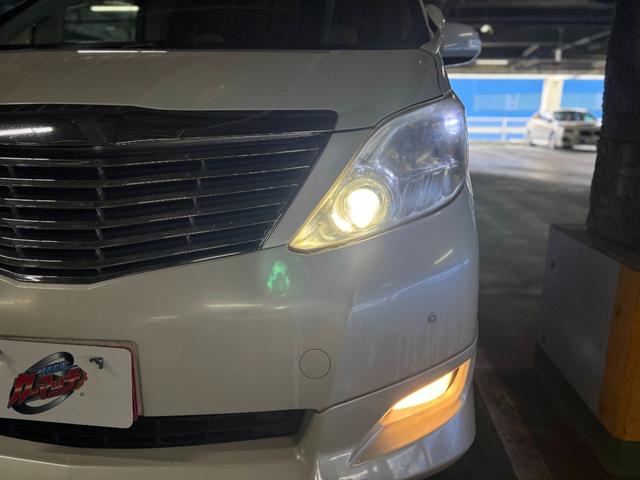 アルファード ２４０Ｇ　４ＷＤ／ワンオーナー／社外１９インチＡＷ／両側パワスラ／Ｆ．Ｒエアロ／パワーシート／後席オットマン／クルコン／フリップダウンモニター／バックカメラ／（11枚目）