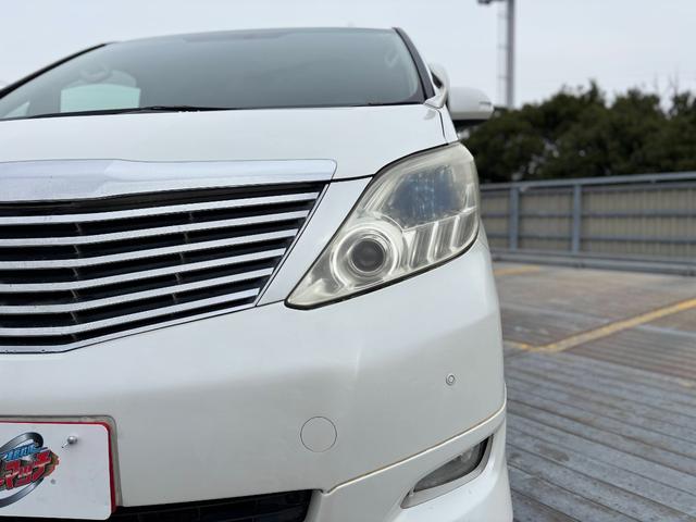 アルファード ２４０Ｇ　４ＷＤ／ワンオーナー／社外１９インチＡＷ／両側パワスラ／Ｆ．Ｒエアロ／パワーシート／後席オットマン／クルコン／フリップダウンモニター／バックカメラ／（22枚目）