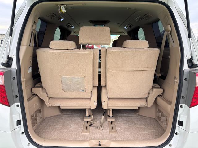 アルファード ２４０Ｇ　４ＷＤ／ワンオーナー／社外１９インチＡＷ／両側パワスラ／Ｆ．Ｒエアロ／パワーシート／後席オットマン／クルコン／フリップダウンモニター／バックカメラ／（23枚目）