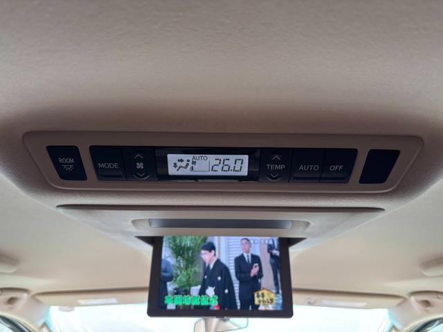 アルファード ２４０Ｇ　４ＷＤ／ワンオーナー／社外１９インチＡＷ／両側パワスラ／Ｆ．Ｒエアロ／パワーシート／後席オットマン／クルコン／フリップダウンモニター／バックカメラ／（35枚目）