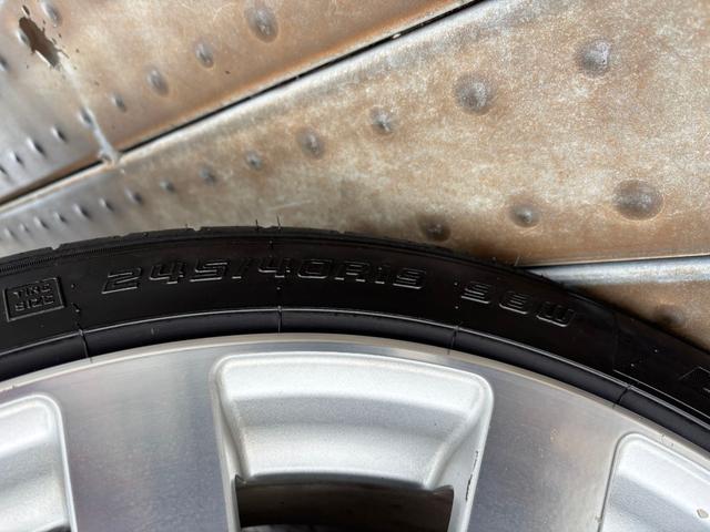 アルファード ２４０Ｇ　４ＷＤ／ワンオーナー／社外１９インチＡＷ／両側パワスラ／Ｆ．Ｒエアロ／パワーシート／後席オットマン／クルコン／フリップダウンモニター／バックカメラ／（39枚目）