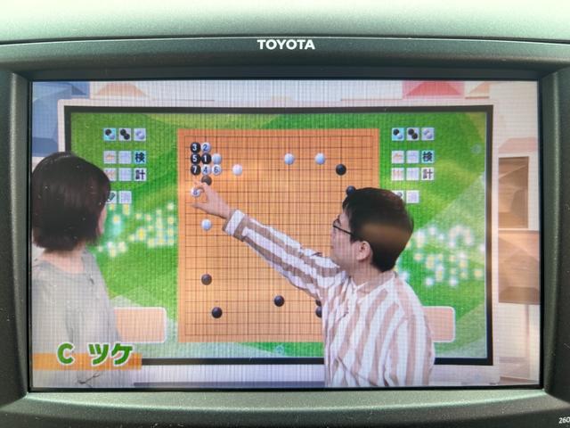 アルファード ２４０Ｇ　４ＷＤ／ワンオーナー／社外１９インチＡＷ／両側パワスラ／Ｆ．Ｒエアロ／パワーシート／後席オットマン／クルコン／フリップダウンモニター／バックカメラ／（49枚目）