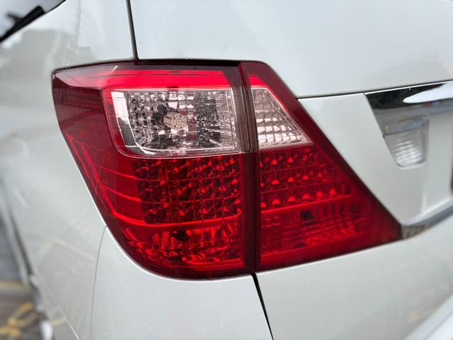 アルファード ２４０Ｇ　４ＷＤ／ワンオーナー／社外１９インチＡＷ／両側パワスラ／Ｆ．Ｒエアロ／パワーシート／後席オットマン／クルコン／フリップダウンモニター／バックカメラ／（74枚目）