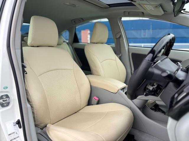 プリウス Ｓ　ＷＯＲＫ１８インチＡＷ／Ｂｌｕｅｔｏｏｔｈ／サンルーフ／カロッツェリアナビ／ＴＶ／ＴＥＩＮ車高調／クルコン／バックカメラ／ＥＴＣ（9枚目）