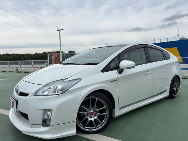 プリウス Ｓ　ＷＯＲＫ１８インチＡＷ／Ｂｌｕｅｔｏｏｔｈ／サンルーフ／カロッツェリアナビ／ＴＶ／ＴＥＩＮ車高調／クルコン／バックカメラ／ＥＴＣ（14枚目）