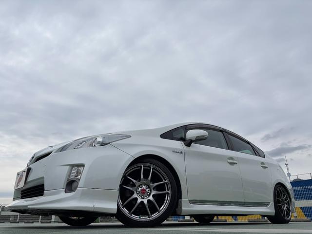 プリウス Ｓ　ＷＯＲＫ１８インチＡＷ／Ｂｌｕｅｔｏｏｔｈ／サンルーフ／カロッツェリアナビ／ＴＶ／ＴＥＩＮ車高調／クルコン／バックカメラ／ＥＴＣ（16枚目）