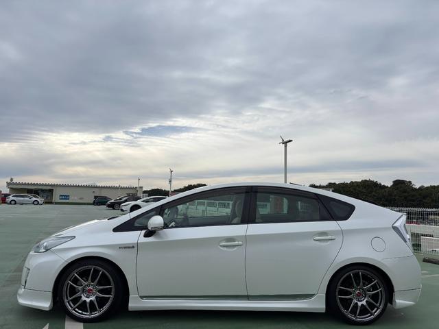プリウス Ｓ　ＷＯＲＫ１８インチＡＷ／Ｂｌｕｅｔｏｏｔｈ／サンルーフ／カロッツェリアナビ／ＴＶ／ＴＥＩＮ車高調／クルコン／バックカメラ／ＥＴＣ（22枚目）