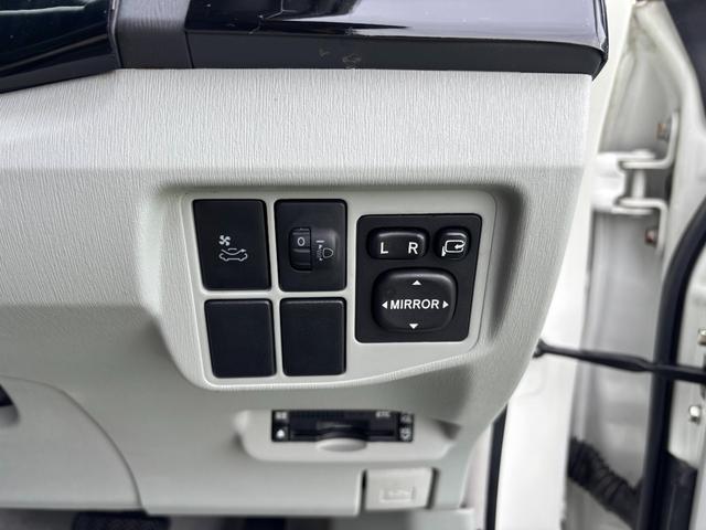 プリウス Ｓ　ＷＯＲＫ１８インチＡＷ／Ｂｌｕｅｔｏｏｔｈ／サンルーフ／カロッツェリアナビ／ＴＶ／ＴＥＩＮ車高調／クルコン／バックカメラ／ＥＴＣ（30枚目）